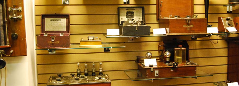 Exhibits of radios in the SPARK Museum of&nbsp; Electrical Invention, Bellingham, Washington